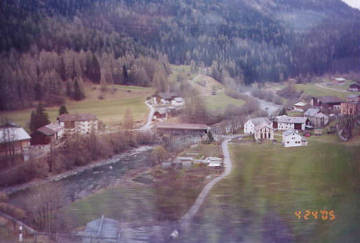 Covered Bridge S-10-15 near Churwalden over Eggatobel R. Photo by Lisette Keating
April, 2005